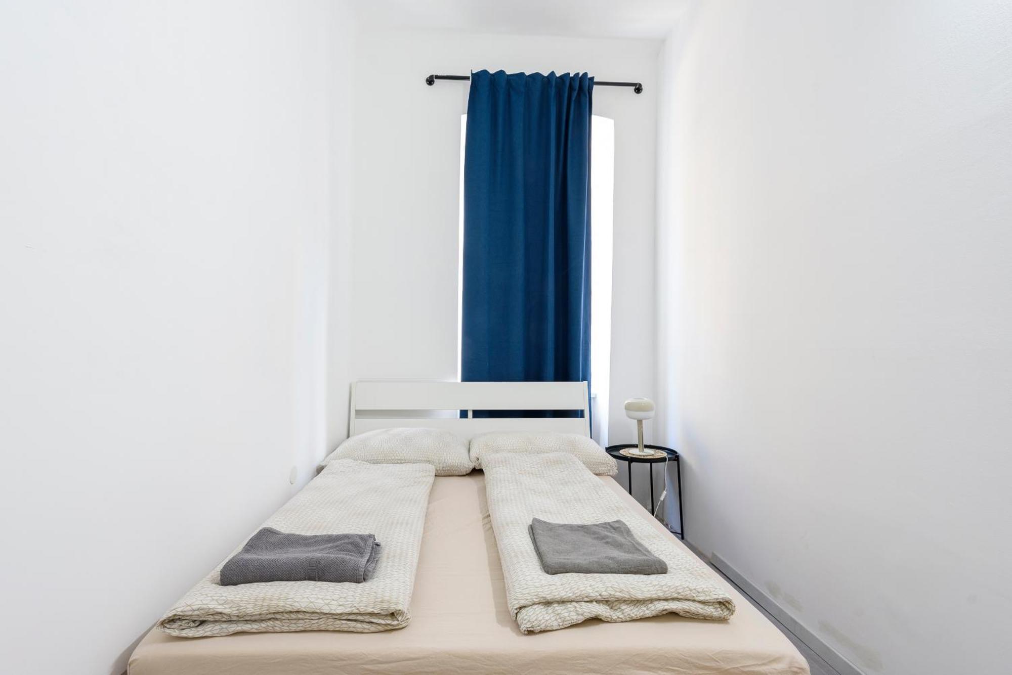 Lights - Meidling Apartment