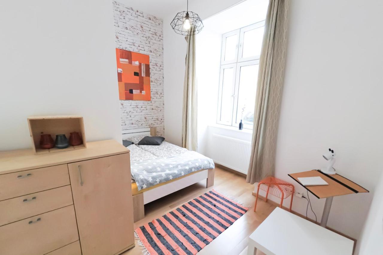 Lights - Meidling Apartment